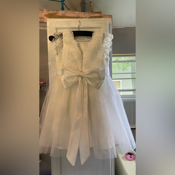 JJ’s House Flower Girl Dress in Ivory - Picture 3 of 7